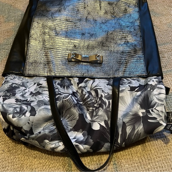 Ted Baker London Tote Shoulder Bag Silver Snakeskin & Black Leather - Picture 9 of 10